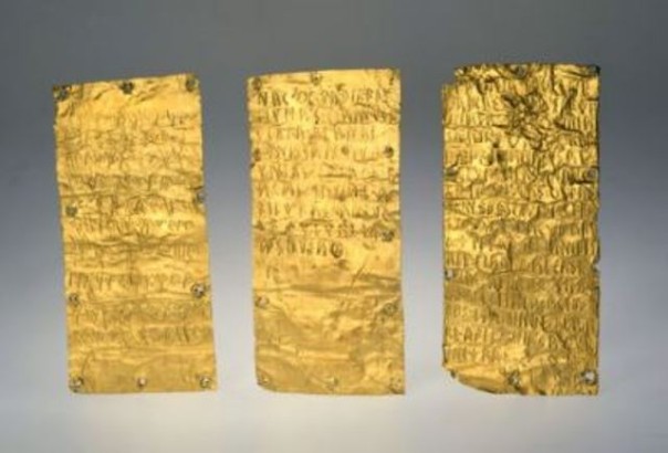 Lamine in oro trafugate dalla Unoaerre di Arezzo