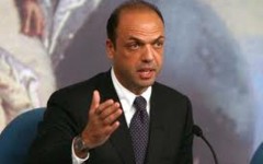 Alfano a Carmignano, Prato, ha parlato di Pdl e immigrazione