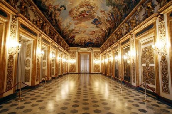 Una delle eleganti sale di Palazzo Medici Riccardi
