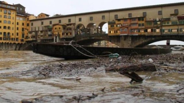Firenze, la piena dell'Arno