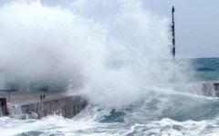 Vento forte e mareggiate sulle coste toscane