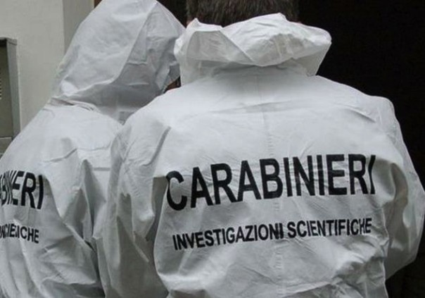 Sono intervenuti i Carabinieri della sezione scientifica