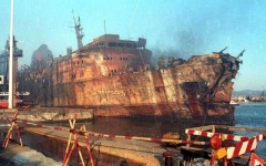 Il relitto del Moby Prince dove nel 1991 morirono bruciate 140 persone