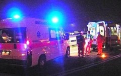 Scontro frontale nella notte sul lungomare di Livorno