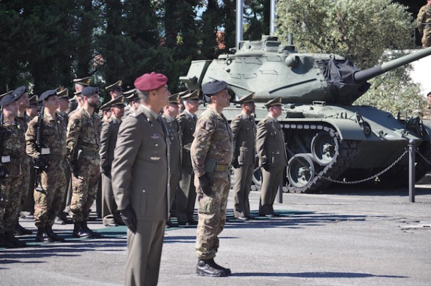Militari della Divisione Friuli in rassegna