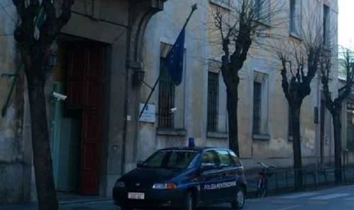 Pisa: rivolta nel carcere Don Bosco. Un detenuto fa la diretta su Tik tok Pisa: rivolta nel carcere Don Bosco. Un detenuto fa la diretta su Tik tok