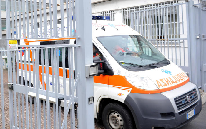 prato accoltella il compagno al torace arrestata 58enne l8217accusa tentato omicidio da Firenzepost.it prato accoltella il compagno al torace arrestata 58enne l8217accusa tentato omicidio