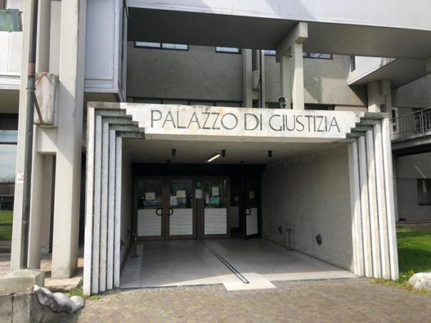 Prato sequestrate da .com Prato sequestrate quasi 10mila matrici di marchi contraffatti