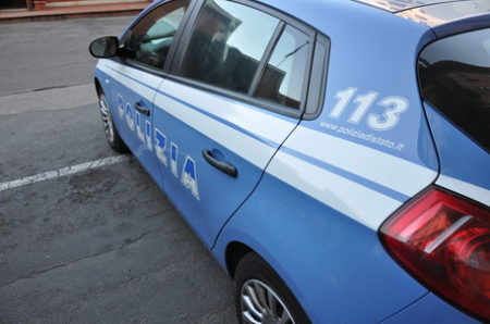 Firenze: tenta violenza sessuale su una 16enne alla fermata della tramvia di Novoli. Fermato dalla polizia