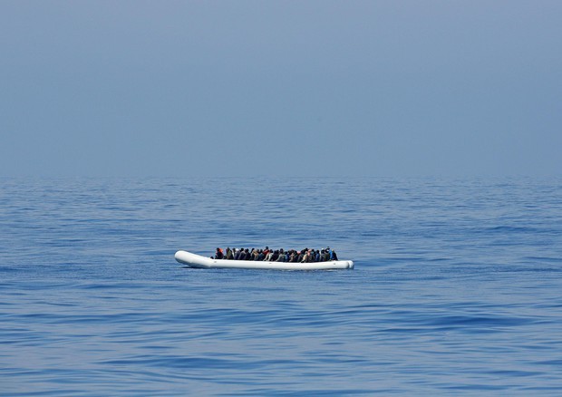 Patto migranti Ue: Italia chiede breve rinvio per leggere bene le carte. Piantedosi a Palermo per incontri con Libia e Tunisia