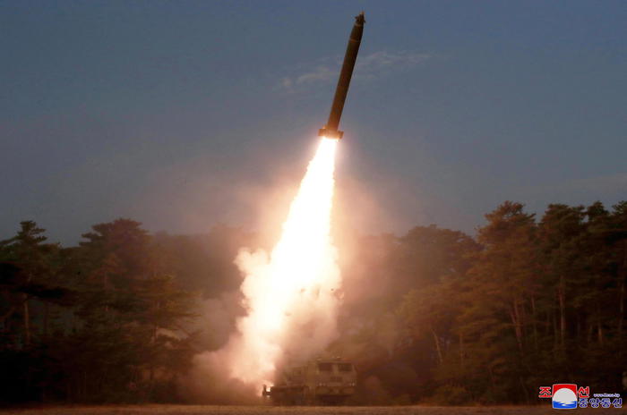 Corea Nord: lanci missili balistici dopo visita Biden, l’accusa di Seul