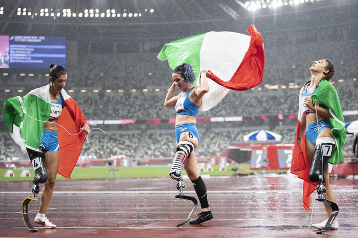 autostrade campagna estate 2026 con ambra sabatini e francesca lollobrigida la sicurezza ci rende tutti campioni da Firenzepost.it autostrade campagna estate 2026 con ambra sabatini e francesca lollobrigida la sicurezza ci rende tutti campioni