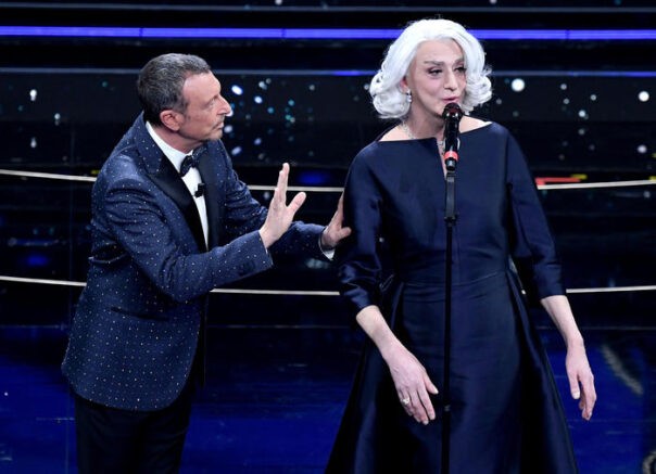 Drusilla Foer e Amadeus_Sanremo 2022