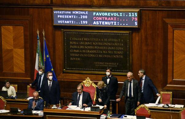 Governo: sì Senato a fiducia, 115 sì, 79 no ++