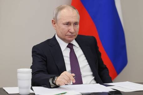 Ucraina Putin da .com ucraina putin cessate il fuoco di 3 giorni trump serve tregua permanente zelensky è più calmo