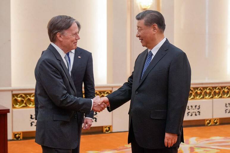 “Cina e Usa siano partner, non  rivali”. Xi riceve Blinken e allarga le braccia. Ma restano frizioni