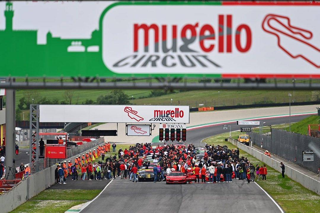 Autodromo del Mugello: Valint vince gara 2 del Ferrari Challenge (penalizzati tre piloti davanti a lui)