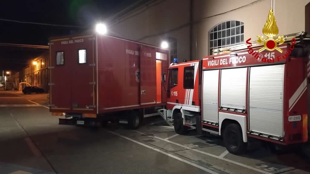 Bucine fiamme da .com Bucine fiamme di notte in un appartamento 64enne gravemente ustionato