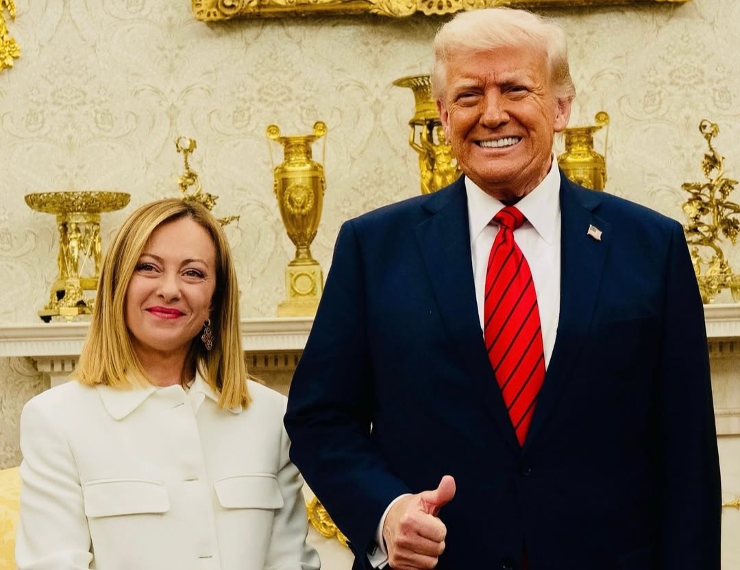 Meloni da Trump: invito a Roma e negoziato con Ursula sui dazi. La Premier sull’Ucraina: “Putin è l’invasore” Meloni da Trump: invito a Roma e negoziato con Ursula sui dazi. La Premier sull’Ucraina: “Putin è l’invasore”