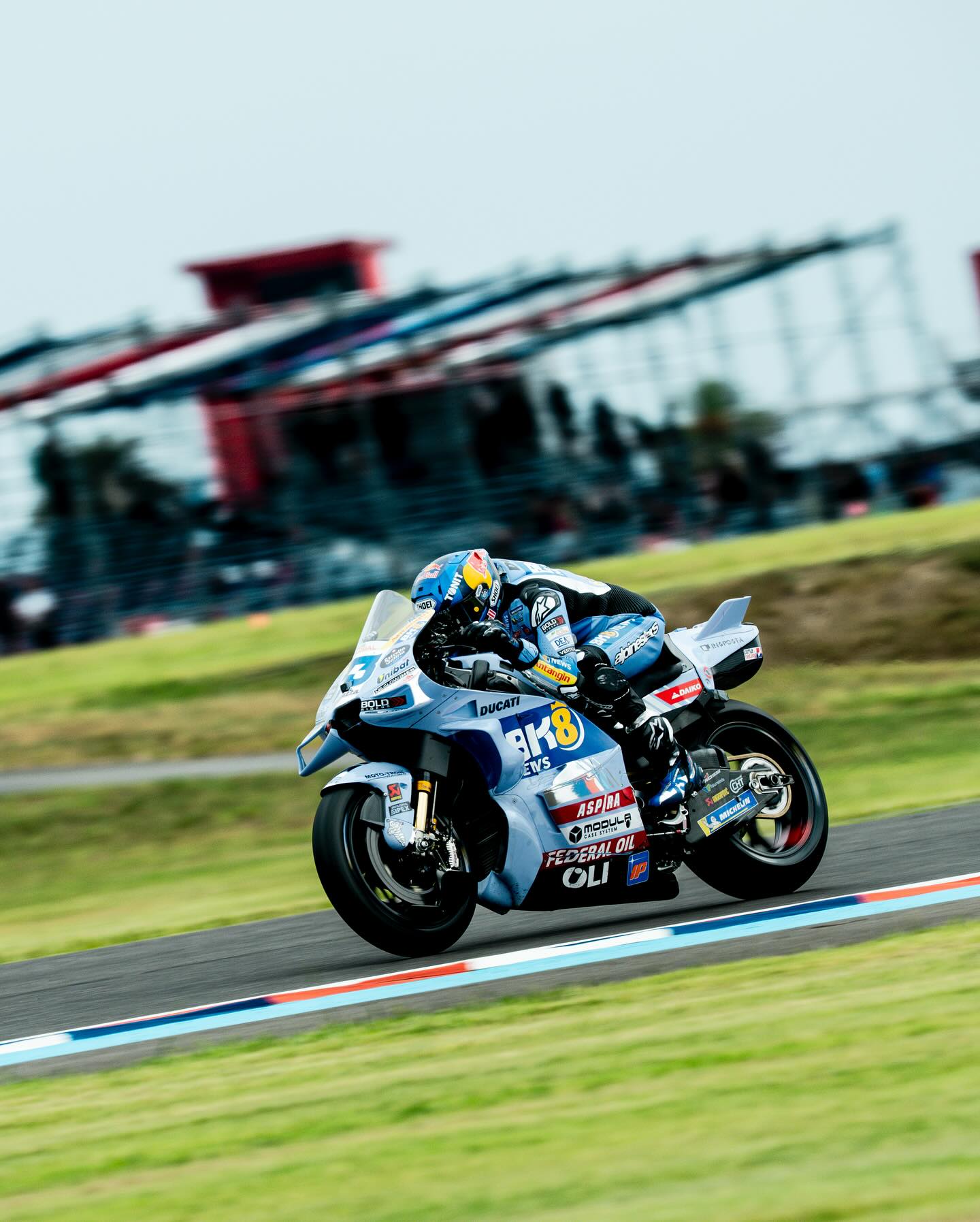 Moto, Gp Spagna: primo trionfo per Alex Marquez, cade il fratello Marc. Terzo Pecco Bagnaia Moto, Gp Spagna: primo trionfo per Alex Marquez, cade il fratello Marc. Terzo Pecco Bagnaia