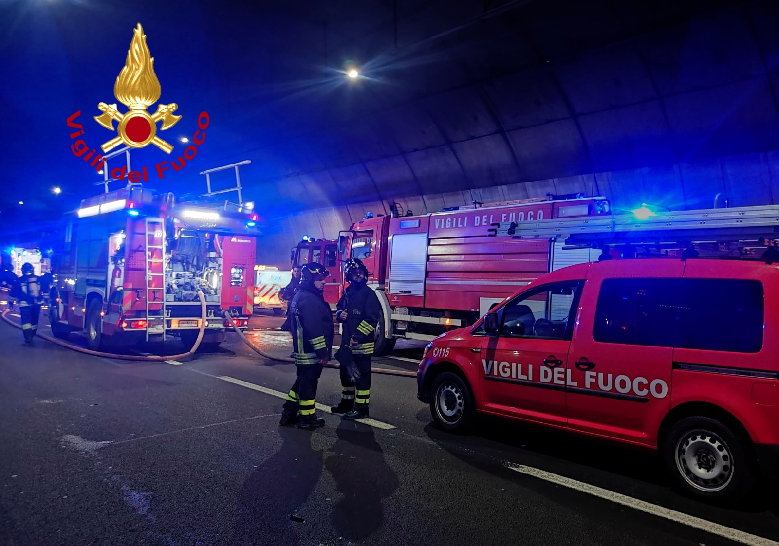 firenze incendiati nella notte dehors di sei locali in centro caccia al piromane da Firenzepost.it firenze incendiati nella notte dehors di sei locali in centro caccia al piromane