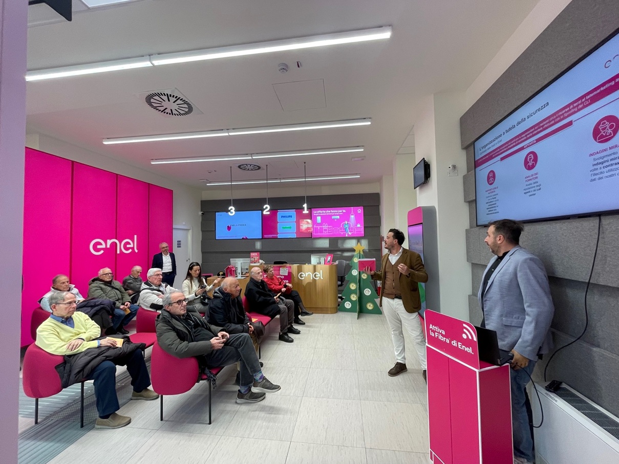 Firenze, truffe su contratti luce e gas: consigli di Enel e Carabinieri ai cittadini per difendersi Firenze, truffe su contratti luce e gas: consigli di Enel e Carabinieri ai cittadini per difendersi