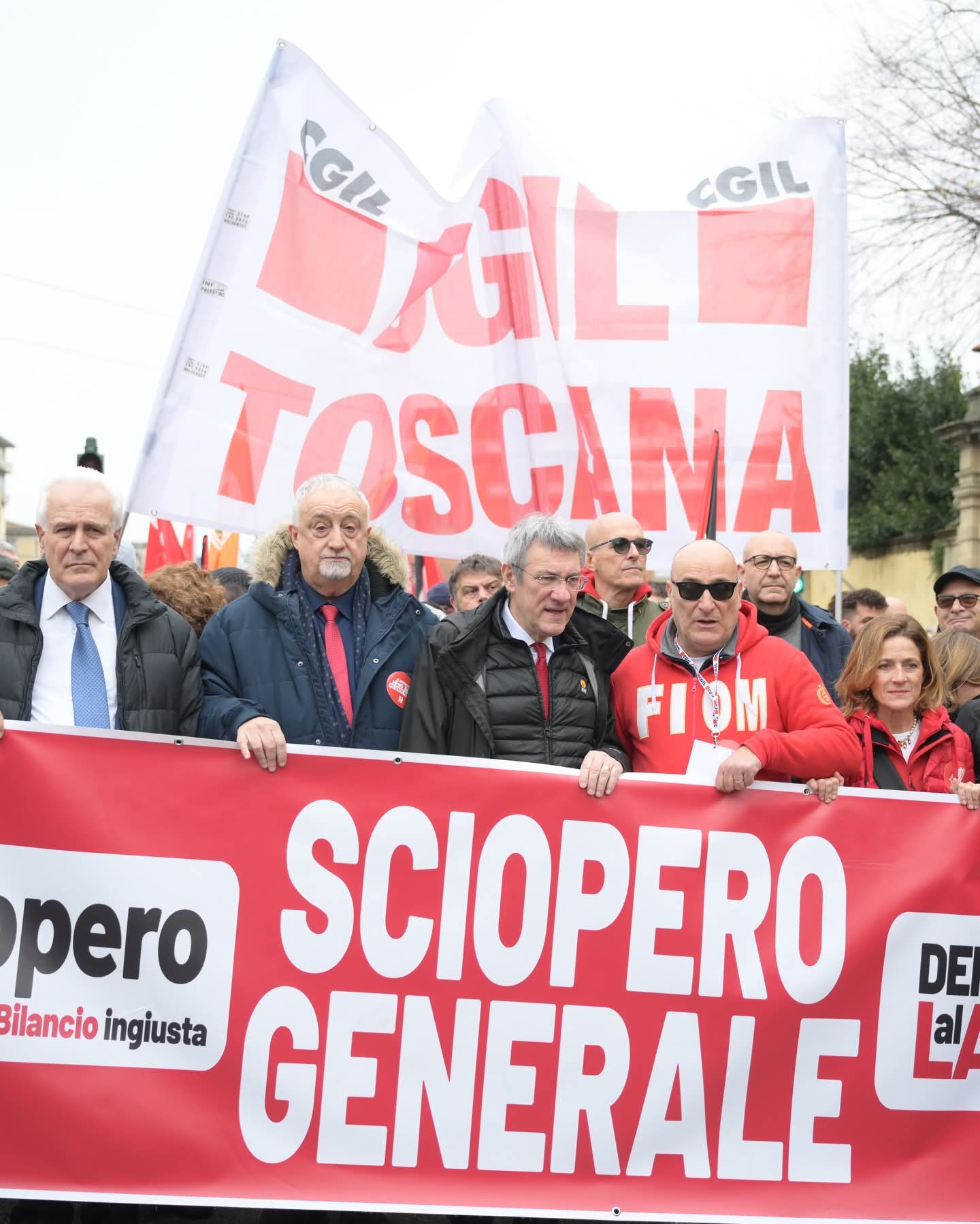 sciopero 12 dicembre in migliaia al corteo di firenze landini non ci fermeremo il paese chiede cambiamenti da Firenzepost.it sciopero 12 dicembre in migliaia al corteo di firenze landini non ci fermeremo il paese chiede cambiamenti
