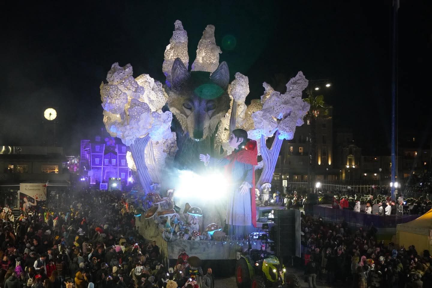 Carnevale di Viareggio: vince il carro “In bocca al lupo”, secondo “I samurai del potere”. Tutti i premiati