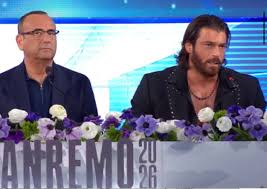 Festival di Sanremo: cantanti in gara, ordine di uscita, Can Yaman e Kabir Bedi insieme sul palco. La scaletta di stasera