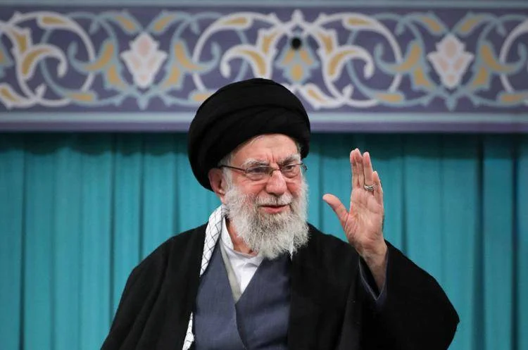 guerra in iran media israeliani khamenei 232 morto prove mostrate a trump e netanyahu da Firenzepost.it guerra in iran media israeliani khamenei 232 morto prove mostrate a trump e netanyahu