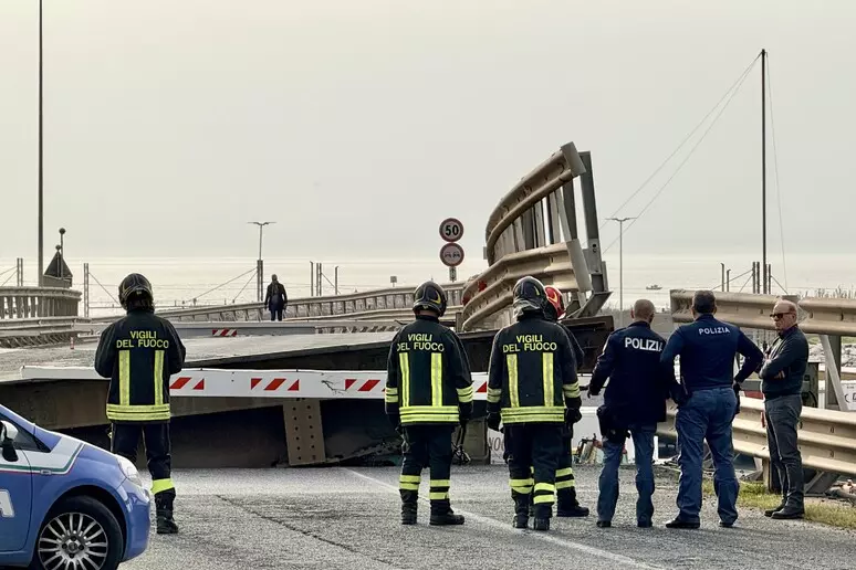 Fipili, cede viadotto mobile Livorno: viabilità deviata sul ponte Mogadiscio. Ecco quando riapre