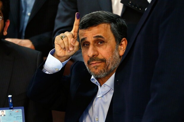 Guerra in Iran: morto anche l’ex presidente Ahmadinejad. Pasdaran: “Colpita portaerei Lincoln”. Replica Usa: “Nemmeno sfiorata” Guerra in Iran: morto anche l’ex presidente Ahmadinejad. Pasdaran: “Colpita portaerei Lincoln”. Replica Usa: “Nemmeno sfiorata”