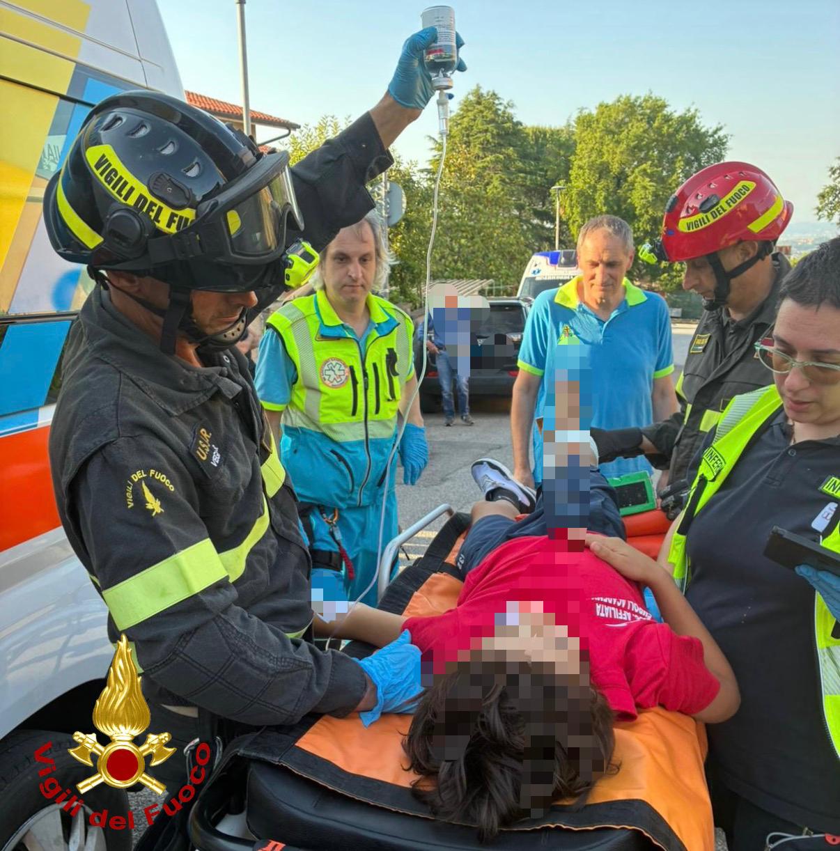 pisa bambino di 10 anni trafitto a una gamba mentre tenta di scavalcare cancello voleva riprendere il pallone da Firenzepost.it pisa bambino di 10 anni trafitto a una gamba mentre tenta di scavalcare cancello voleva riprendere il pallone