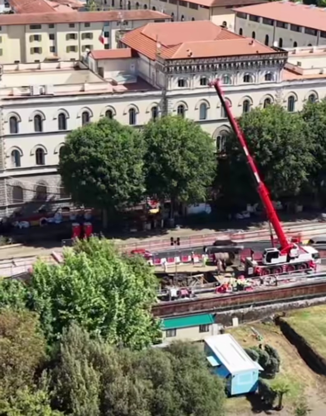 lavori publiacqua a firenze problema sul lungarno colombo si allarga la zona rossa da Firenzepost.it lavori publiacqua a firenze problema sul lungarno colombo si allarga la zona rossa