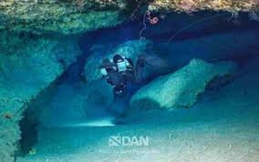 sub morti alle maldive la foto della grotta degli squali team finlandese temevamo di non trovare i corpi da Firenzepost.it sub morti alle maldive la foto della grotta degli squali team finlandese temevamo di non trovare i corpi