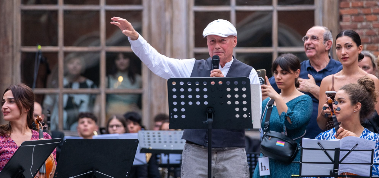 festival del maggio una traviata da cortile con alessandro baricco da Firenzepost.it festival del maggio una traviata da cortile con alessandro baricco