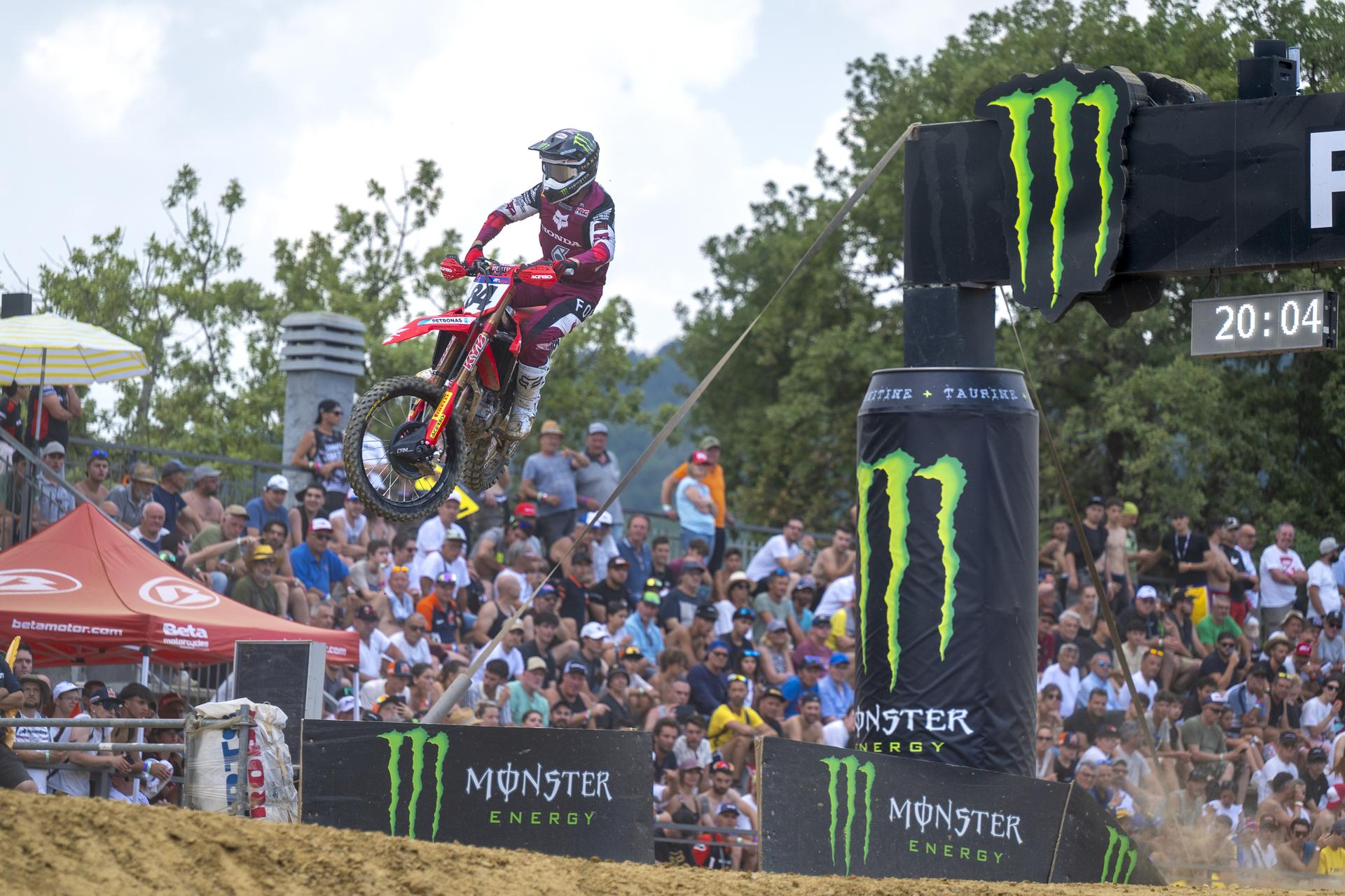 motocross a montevarchi herlings vince il gran premio d8217italia davanti a 25mila spettatori da Firenzepost.it motocross a montevarchi herlings vince il gran premio d8217italia davanti a 25mila spettatori