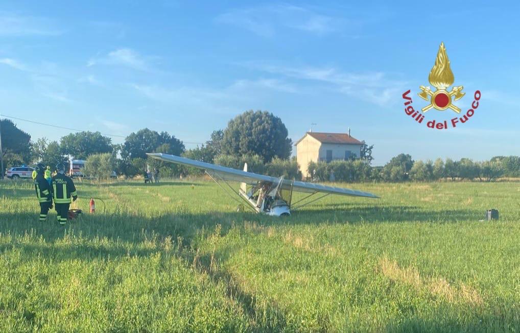 castiglion fiorentino muore pilota 58enne precipitando con l8217ultraleggero da Firenzepost.it castiglion fiorentino muore pilota 58enne precipitando con l8217ultraleggero