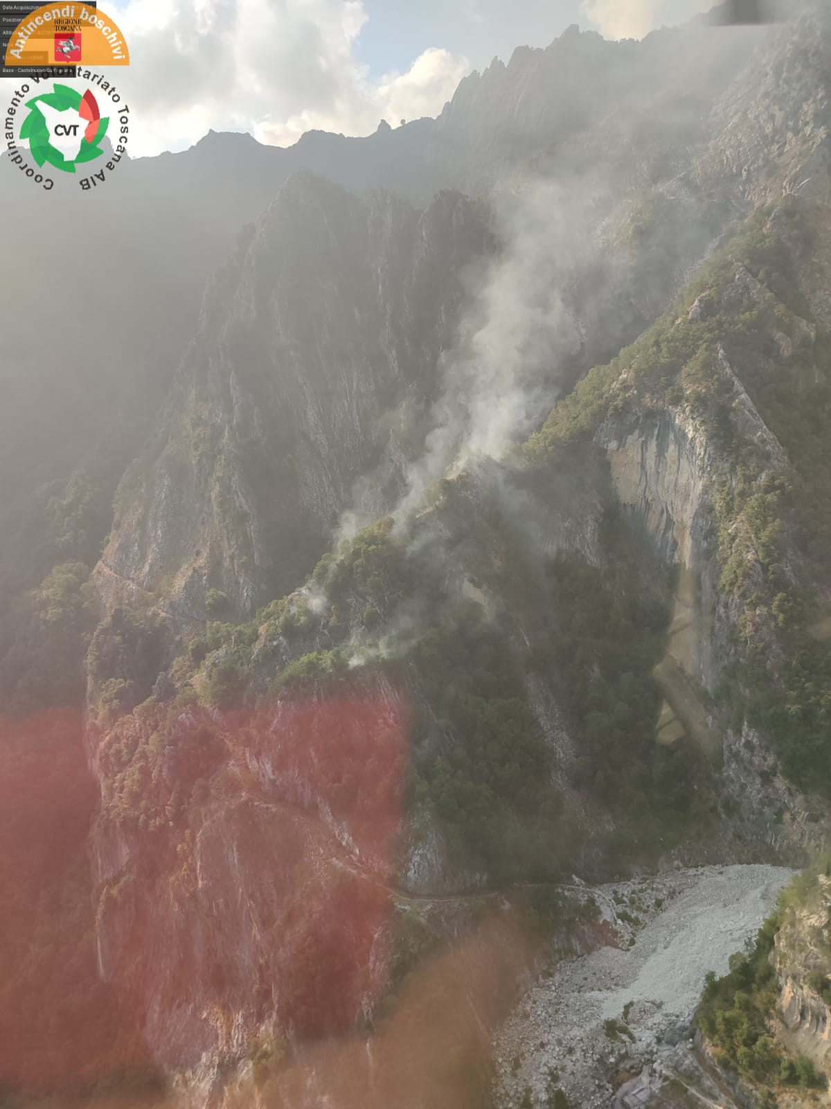incendi in versilia fiamme nei boschi di seravezza e nella pineta di viareggio in azione anche tre elicotteri foto da Firenzepost.it incendi in versilia fiamme nei boschi di seravezza e nella pineta di viareggio in azione anche tre elicotteri foto