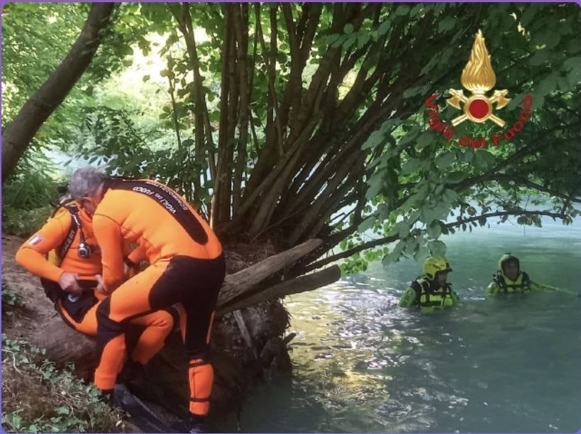 bagni di lucca si tuffa nel torrente lima e non riemerge si cerca 27enne da Firenzepost.it bagni di lucca si tuffa nel torrente lima e non riemerge si cerca 27enne