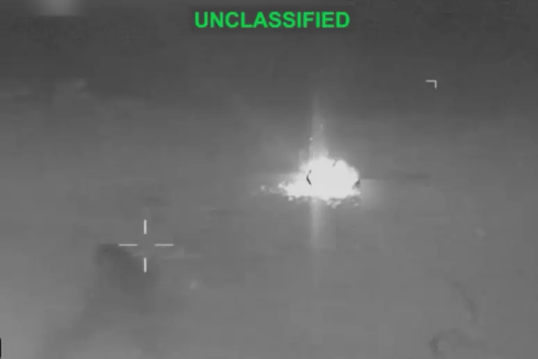 iran nuovi attacchi usa nella notte colpiti 80 obiettivi anche barchini pasdaran teheran aveva sparato a hormuz da Firenzepost.it iran nuovi attacchi usa nella notte colpiti 80 obiettivi anche barchini pasdaran teheran aveva sparato a hormuz