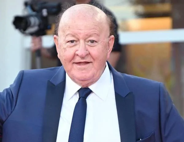 massimo boldi cade e batte la testa a forte dei marmi ricoverato in ospedale da Firenzepost.it massimo boldi cade e batte la testa a forte dei marmi ricoverato in ospedale