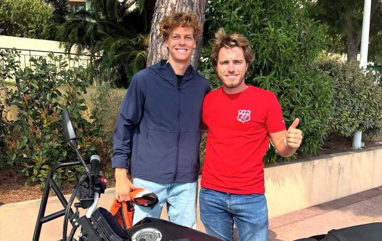 sinner patente per la moto dopo cinque tentativi svelato il tabellone del six kings slam debutto con de minaur da Firenzepost.it sinner patente per la moto dopo cinque tentativi svelato il tabellone del six kings slam debutto con de minaur